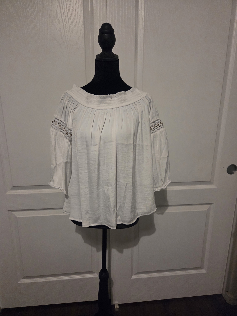 Jennifer Lopez White Off-Shoulder Peasant Blouse with Lace Insets